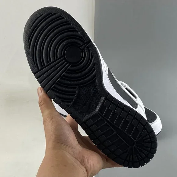 NIKE SB Dunk High "By Any Means - Picture 4 of 5